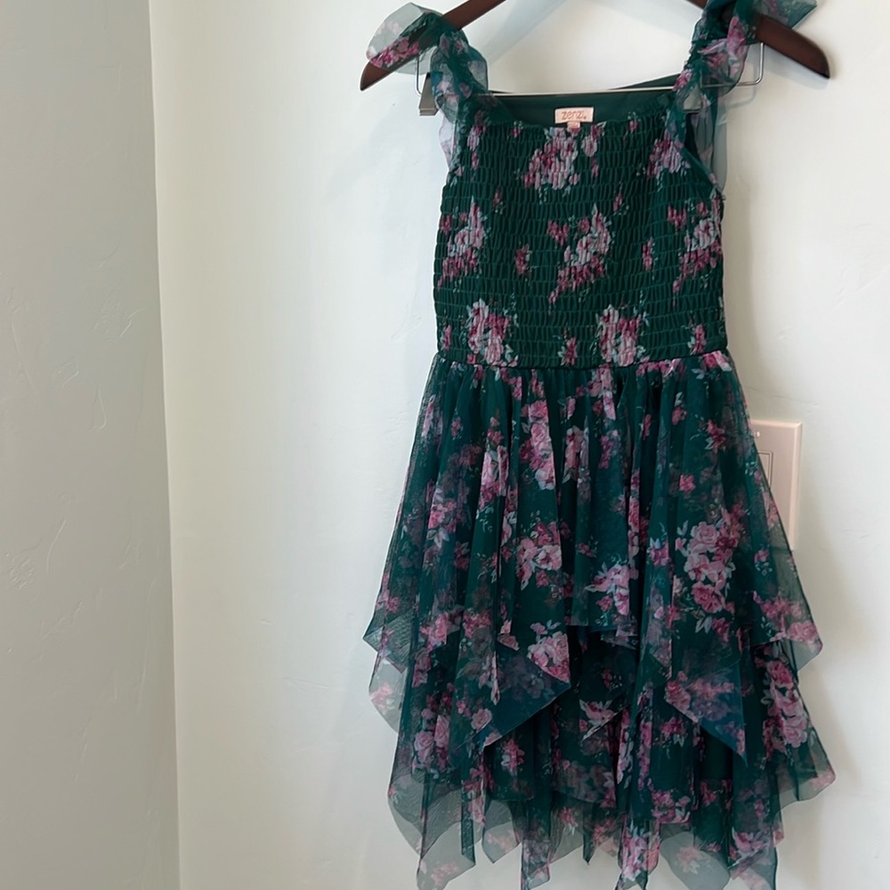 Multilayer green dress